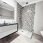 Cd-1382 Two Bedroom With Terrace アパート